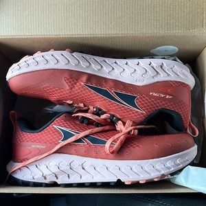NEW Altra Outroad Trail Shoes 7.5